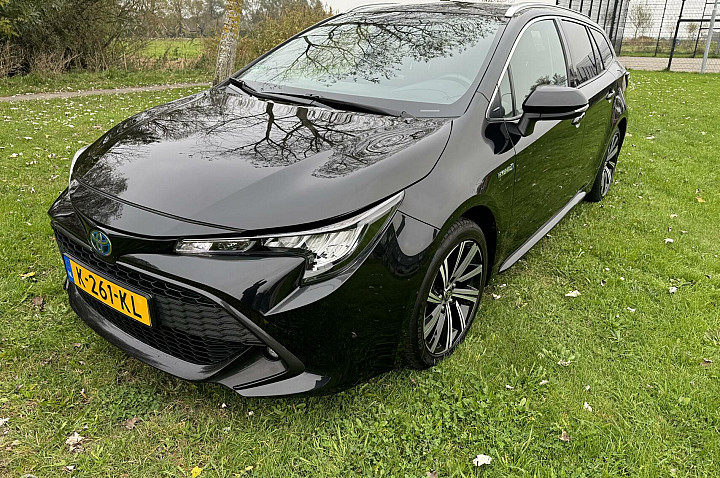 Toyota Corolla Touring Sports 1.8 Hybrid Business